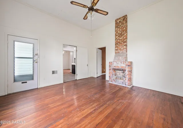 Photo 3 of Sale Pending at 306 S Sterling St, Lafayette, LA 70501 | MLS# 2600008208 | Listing updated on 2026-09-24