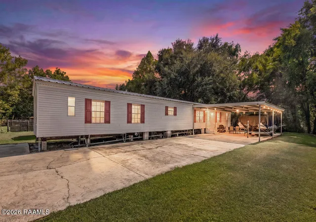 Manufactured home for sale at 1049 Jean Lafitte St, Breaux Bridge, LA 70517 | MLS# 2600008522