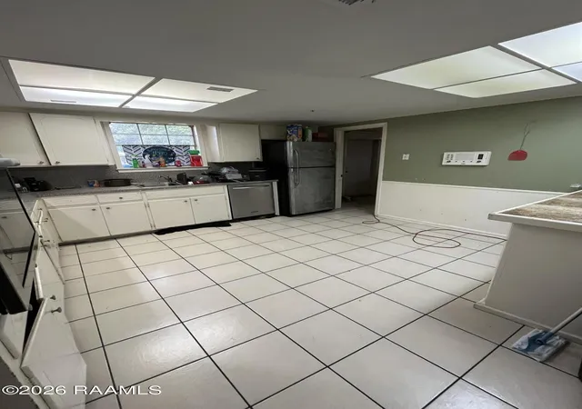 Photo 4 of Sale Pending at 11524 Millburn Dr, Baton Rouge, LA 70815 | MLS# 2600008059 | Listing updated on 2026-09-04