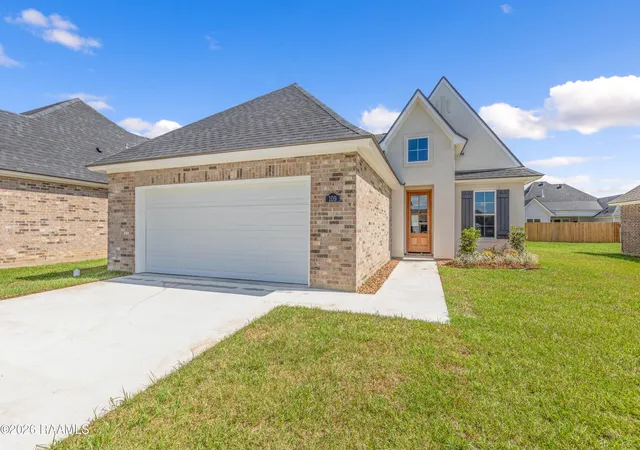 Single family home for sale at 109 Rio Dr, Youngsville, LA 70592 | MLS# 2600005428