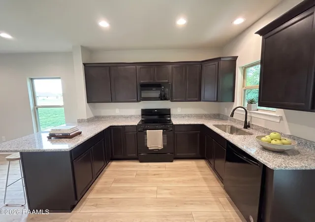 Photo 3 of Single family home for sale at 213 Dunwoody Ct, Carencro, LA 70520 | MLS# 2600006048 | Listing updated on 2026-10-01