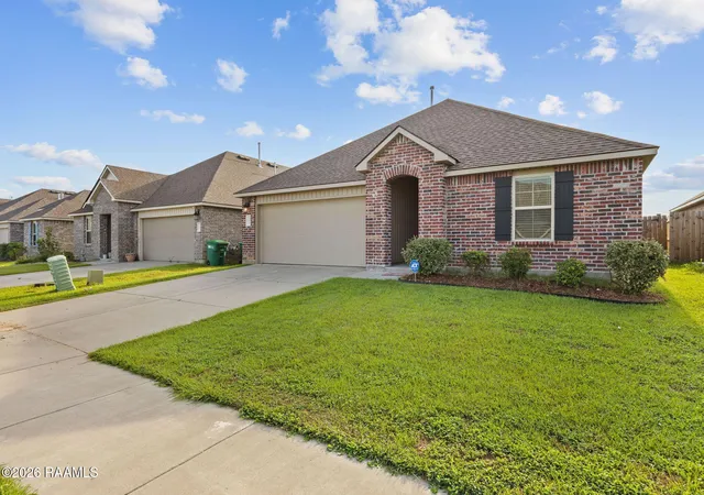 Photo 2 of Single family home for sale at 403 Broussard Hl Dr, Broussard, LA 70518 | MLS# 2600008399 | Listing updated on 2026-09-13