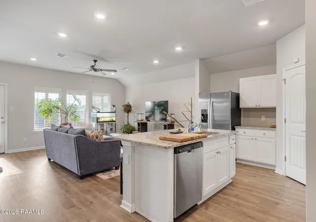 Photo 4 of Single family home for sale at 403 Broussard Hl Dr, Broussard, LA 70518 | MLS# 2600008399 | Listing updated on 2026-09-13