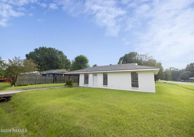 Photo 1 of Single family home for sale at 513 English Dr, Lafayette, LA 70507 | MLS# 2600008250 | Listing updated on 2026-09-18