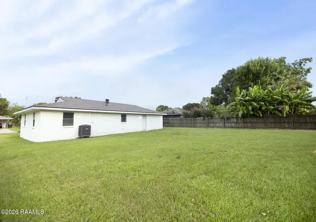 Photo 2 of Single family home for sale at 513 English Dr, Lafayette, LA 70507 | MLS# 2600008250 | Listing updated on 2026-09-18