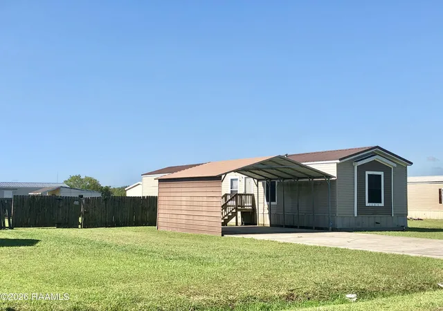 Photo 2 of Manufactured home for sale at 1106 Sugar Crk Rd, Saint Martinville, LA 70582 | MLS# 2600009466 | Listing updated on 2026-10-07