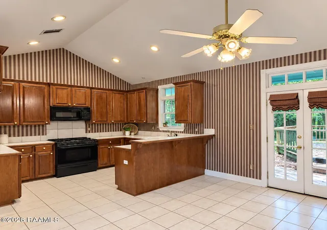 Photo 3 of Single family home for sale at 207 Kincaid Ct, Lafayette, LA 70508 | MLS# 2600008567 | Listing updated on 2026-09-12