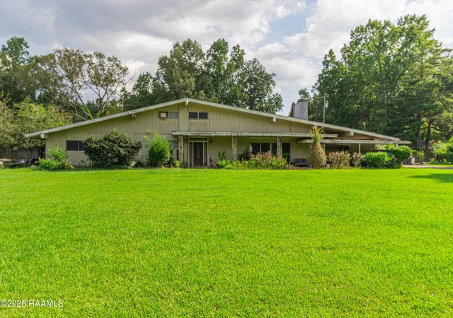 Photo 2 of Single family home for sale at 515 Perry Dr, Abbeville, LA 70510 | MLS# 2600008424 | Listing updated on 2026-09-08