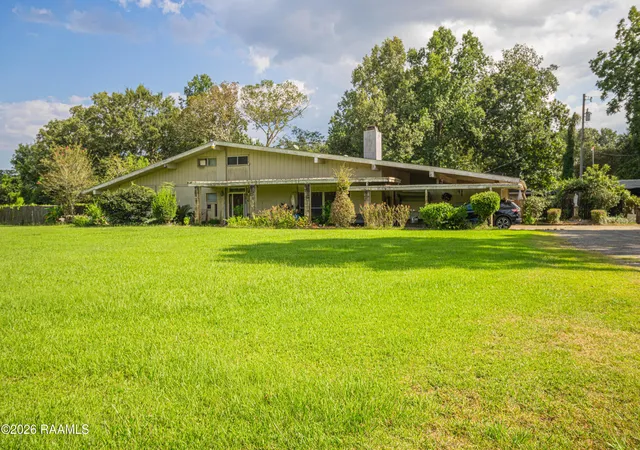 Photo 3 of Single family home for sale at 515 Perry Dr, Abbeville, LA 70510 | MLS# 2600008424 | Listing updated on 2026-09-08