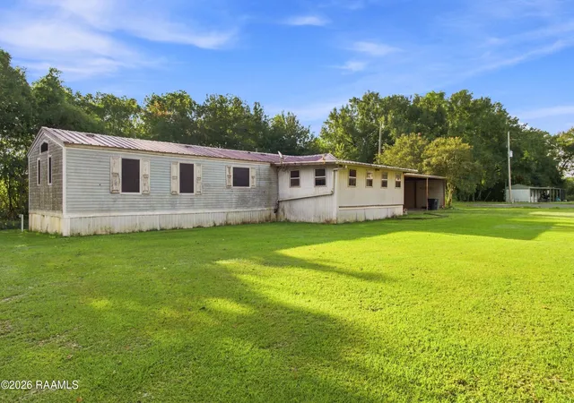 Photo 19 of Manufactured home for sale at 8406 Gen Collins St, New Iberia, LA 70560 | MLS# 2600008421 | Listing updated on 2026-09-08