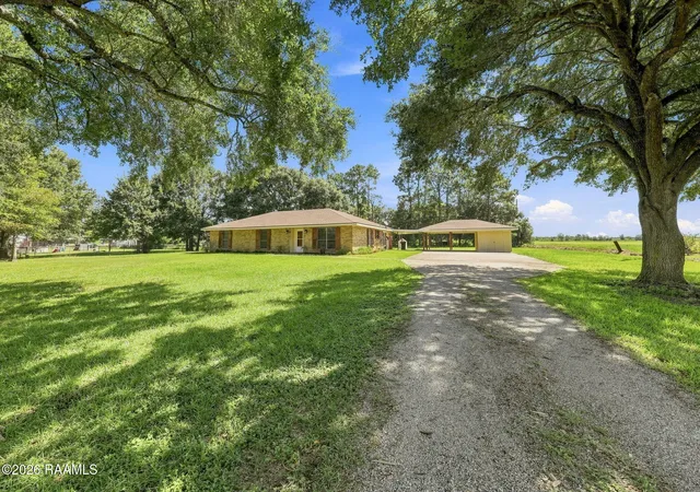 Photo 1 of Single family home for sale at 9425 Coulee Kinney Dr, Abbeville, LA 70510 | MLS# 2600008470 | Listing updated on 2026-09-10