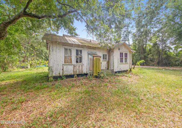 Listing Photo 2 - Condo for sale in building located at 600 N Blk Louis St, Church Point, LA 70525 - Unit #