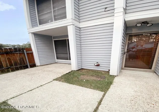 Photo 2 of Townhouse for sale at 2 Trillium Triangle, Lafayette, LA 70507 | MLS# 2600008459 | Listing updated on 2026-09-09