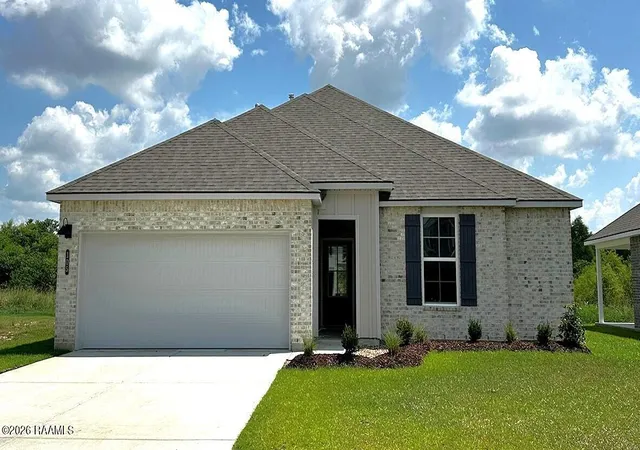 Photo 1 of Single family home for sale at 105 Belle Lake Dr, Lafayette, LA 70506 | MLS# 2600003665 | Listing updated on 2026-09-01