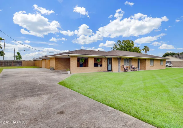 Photo 2 of Single family home for sale at 3719 Lons St, Abbeville, LA 70510 | MLS# 2600008283 | Listing updated on 2026-09-03