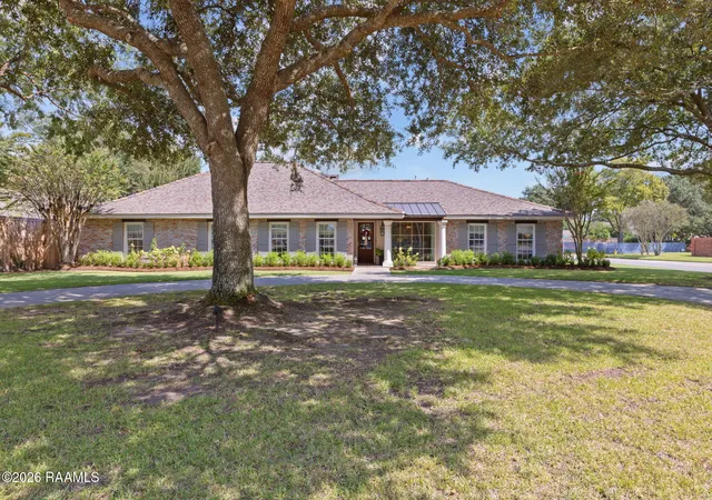Single family home for sale at 625 Roselawn Blvd, Lafayette, LA 70503 | MLS# 2600009219