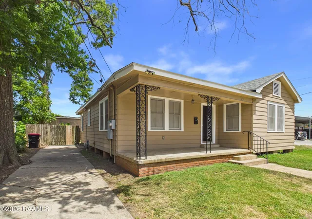 Photo 1 of Sale Pending at 115 Ryan St, Lafayette, LA 70501 | MLS# 2600008400 | Listing updated on 2026-09-11