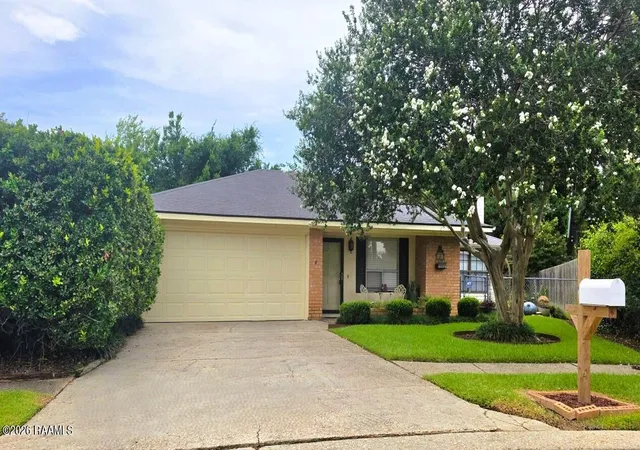 Photo 1 of Single family home for sale at 200 Cottonwood Dr, Lafayette, LA 70506 | MLS# 2600006360 | Listing updated on 2026-09-11