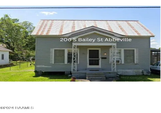 Photo 3 of Multi family home for sale at 210 N Lamar St, Abbeville, LA 70510 | MLS# 2600008240 | Listing updated on 2026-09-02