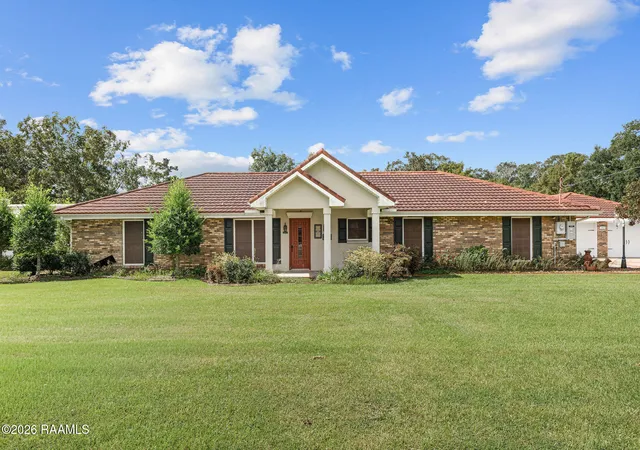 Photo 1 of Single family home for sale at 1907 Teche Dr, Breaux Bridge, LA 70517 | MLS# 2600009036 | Listing updated on 2026-10-22