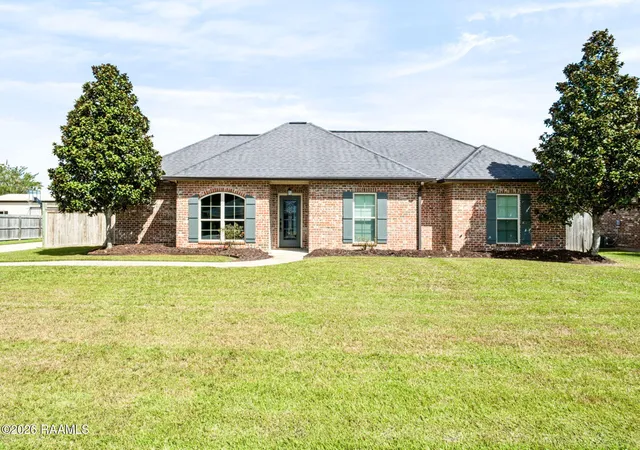 Photo 1 of Sale Pending at 165 Suzanne Dejean Dr, Opelousas, LA 70570 | MLS# 2600009323 | Listing updated on 2026-10-06