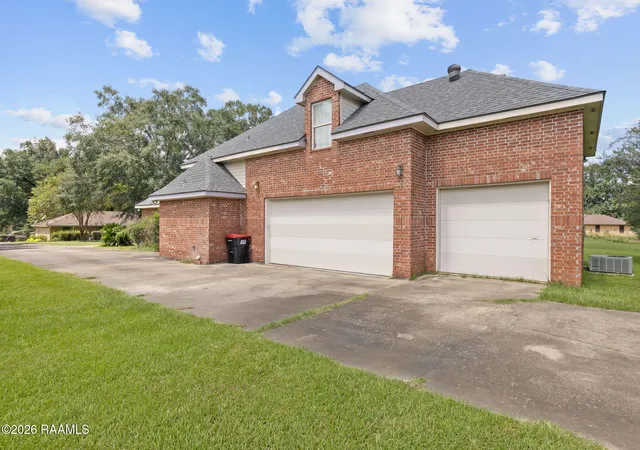 Photo 2 of Single family home for sale at 310 Prairie Ln, Lafayette, LA 70501 | MLS# 2600008395 | Listing updated on 2026-09-08