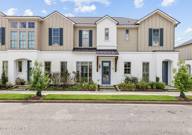 Townhouse for sale at 115 Gaunt Ln #202, Youngsville, LA 70592 | MLS# 2600008293