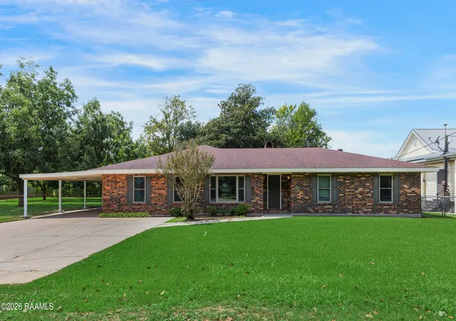 Photo 1 of Single family home for sale at 2500 Louisiana Dr, New Iberia, LA 70560 | MLS# 2600008532 | Listing updated on 2026-09-11