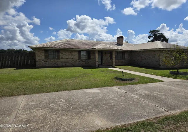 Photo 3 of Single family home for sale at 3298 Highway 35, Opelousas, LA 70570 | MLS# 2600008415 | Listing updated on 2026-09-14