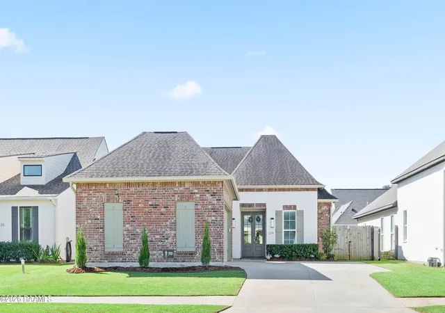 Single family home for sale at 324 Redfern St, Lafayette, LA 70508 | MLS# 2600009438