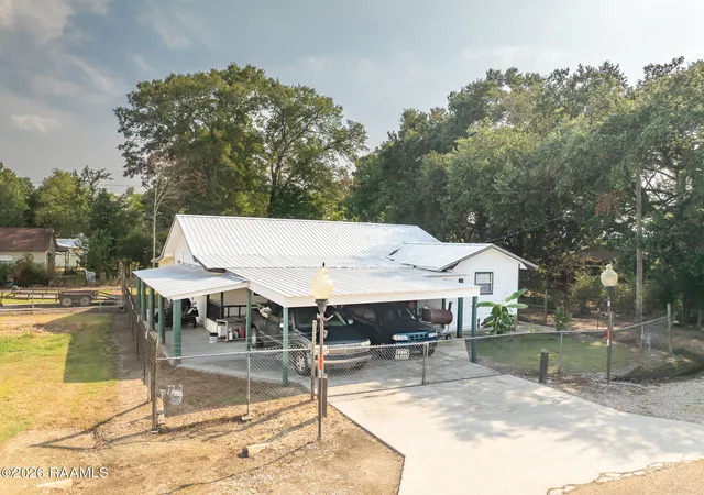 Photo 1 of Single family home for sale at 212 Elm St, Mamou, LA 70554 | MLS# 2600008219 | Listing updated on 2026-09-01