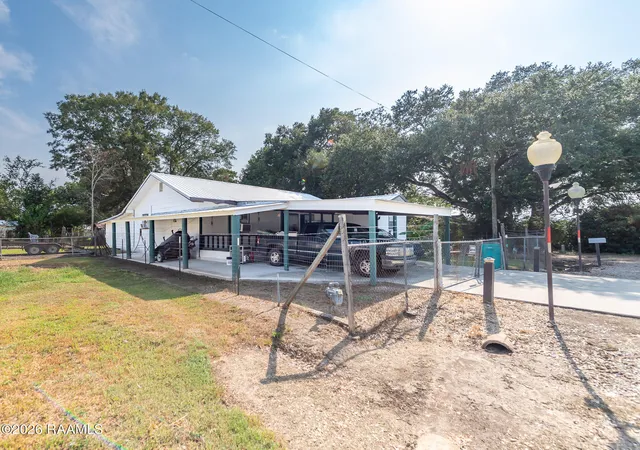 Photo 2 of Single family home for sale at 212 Elm St, Mamou, LA 70554 | MLS# 2600008219 | Listing updated on 2026-09-01