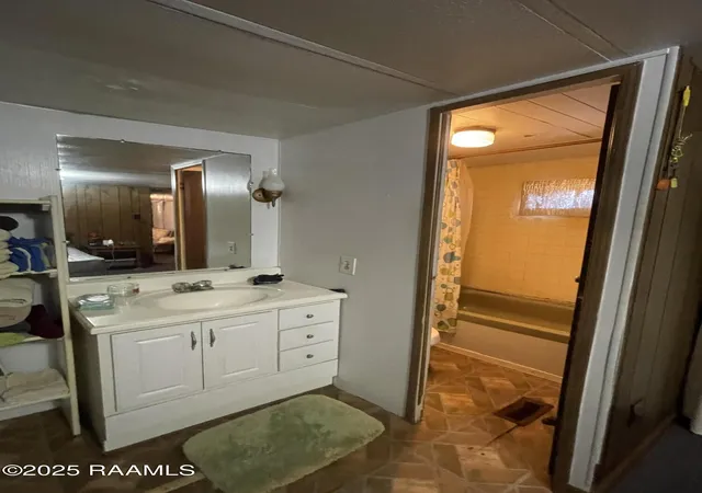Photo 4 of Manufactured home for sale at 5114 Rutten Rill Rd, Jeanerette, LA 70544 | MLS# 2600008563 | Listing updated on 2026-09-11