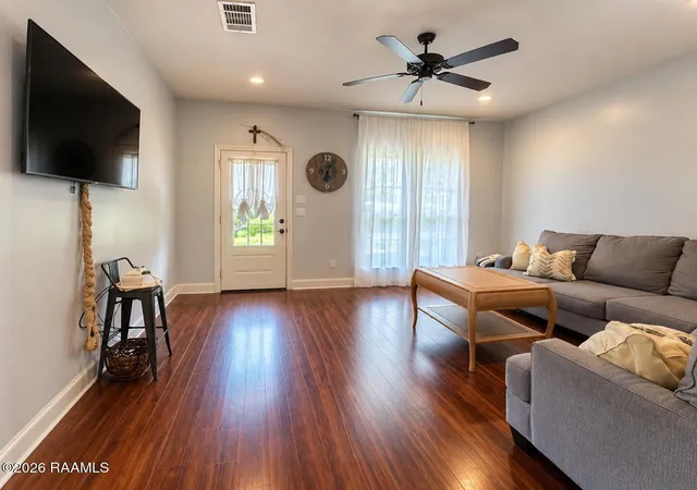 Photo 4 of Single family home for sale at 401 Southeastern Ave, Rayne, LA 70578 | MLS# 2600008423 | Listing updated on 2026-09-09