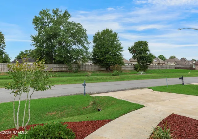 Photo 3 of Single family home for sale at 112 Heathwood Dr, Broussard, LA 70518 | MLS# 2600007890 | Listing updated on 2026-09-01