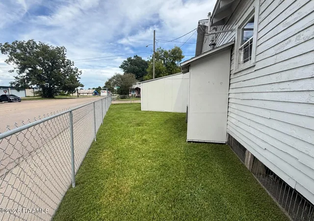 Photo 3 of Sale Pending at 212 Madison St, Lafayette, LA 70501 | MLS# 2600008204 | Listing updated on 2026-09-20