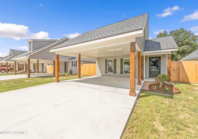 Photo 1 of Single family home for sale at 202 Camerons Cvs Dr, Carencro, LA 70520 | MLS# 2600006384 | Listing updated on 2026-10-06