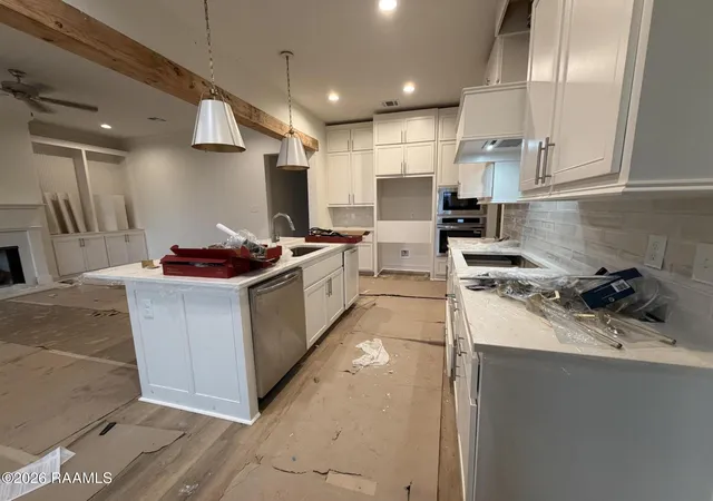 Photo 3 of Single family home for sale at 102 Lisburn Dr, Lafayette, LA 70507 | MLS# 2600004709 | Listing updated on 2026-09-09