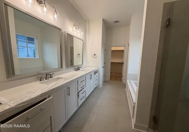 Photo 4 of Single family home for sale at 102 Lisburn Dr, Lafayette, LA 70507 | MLS# 2600004709 | Listing updated on 2026-09-09