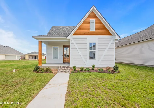 Photo 1 of Single family home for sale at 208 Oak Village Dr, Scott, LA 70583 | MLS# 2600004671 | Listing updated on 2026-09-09