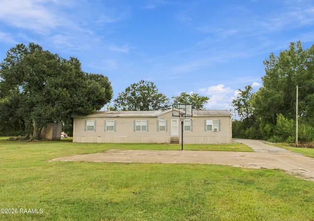 Photo 1 of Manufactured home for sale at 1227 Cypress Is Hwy, Saint Martinville, LA 70582 | MLS# 2600007667 | Listing updated on 2026-10-15