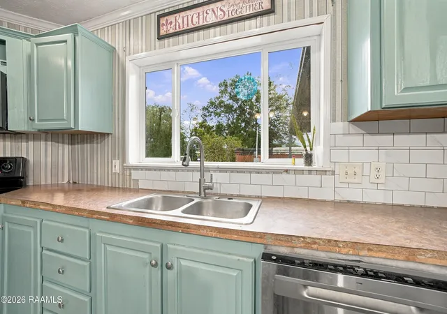 Photo 3 of Manufactured home for sale at 1227 Cypress Is Hwy, Saint Martinville, LA 70582 | MLS# 2600007667 | Listing updated on 2026-10-15