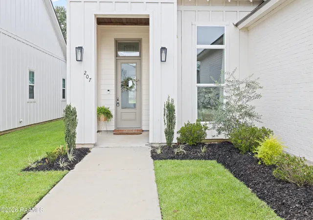Photo 2 of Single family home for sale at 207 Timber Ml St, Lafayette, LA 70508 | MLS# 2600008269 | Listing updated on 2026-09-08