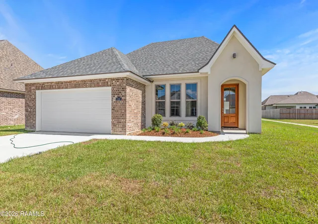Single family home for sale at 113 Rio Dr, Youngsville, LA 70592 | MLS# 2600006117