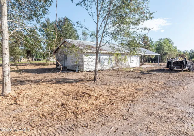 Photo 2 of Sale Pending at 1053 Regis Lagrange Rd, Arnaudville, LA 70512 | MLS# 2600009437 | Listing updated on 2026-10-14