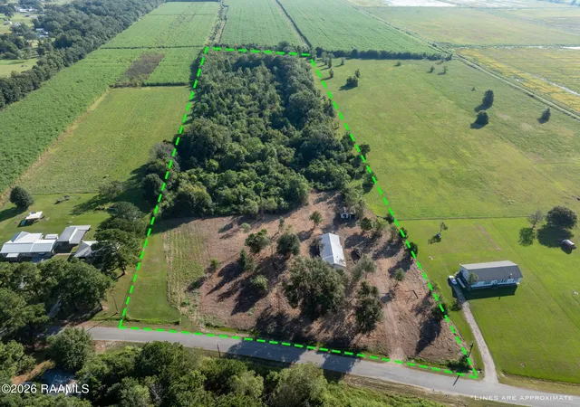 Photo 4 of Sale Pending at 1053 Regis Lagrange Rd, Arnaudville, LA 70512 | MLS# 2600009437 | Listing updated on 2026-10-14