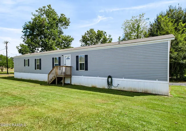Photo 1 of Manufactured home for sale at 1041 Deanna Ln, Broussard, LA 70518 | MLS# 2600009277 | Listing updated on 2026-10-02