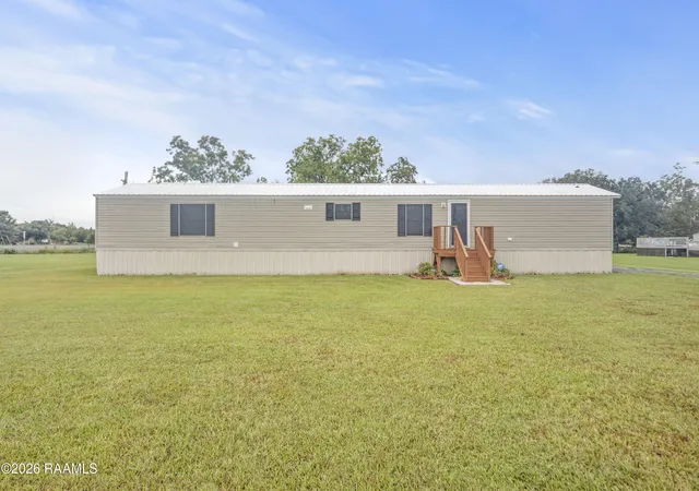Photo 1 of Manufactured home for sale at 1011 Island Rd, Saint Martinville, LA 70582 | MLS# 2600008302 | Listing updated on 2026-09-03