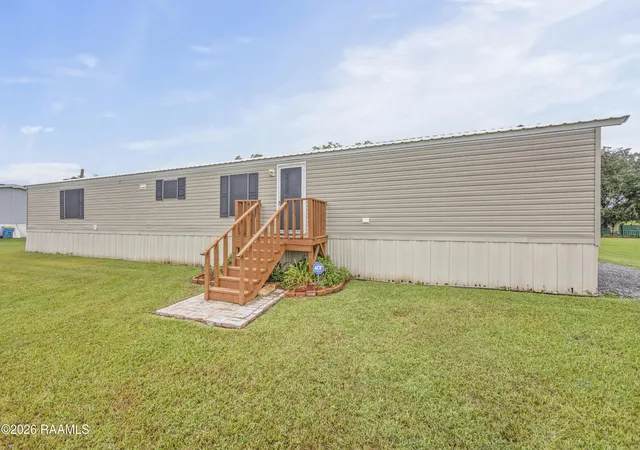 Photo 2 of Manufactured home for sale at 1011 Island Rd, Saint Martinville, LA 70582 | MLS# 2600008302 | Listing updated on 2026-09-03