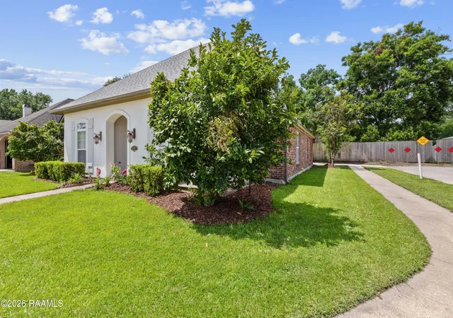Photo 3 of Single family home for sale at 100 Shumard Dr, Lafayette, LA 70508 | MLS# 2600008466 | Listing updated on 2026-09-09